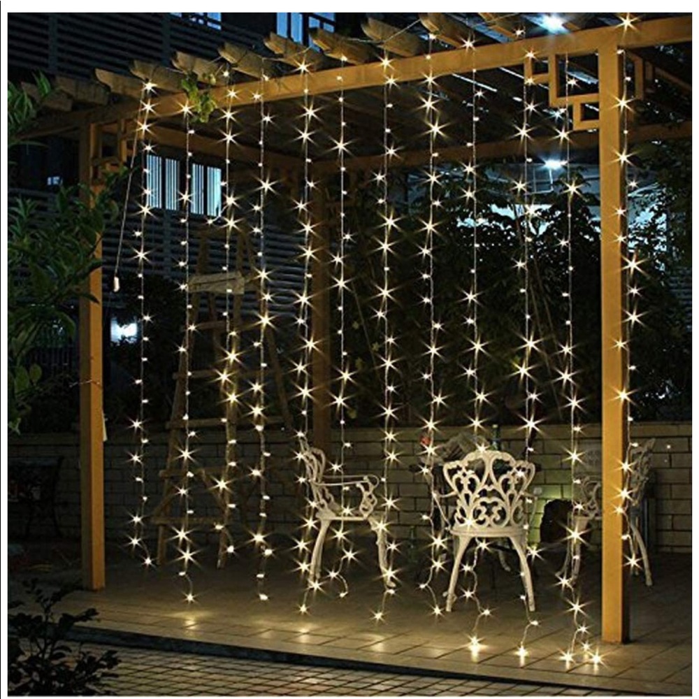 300 LED string lights - Picture 2 of 3